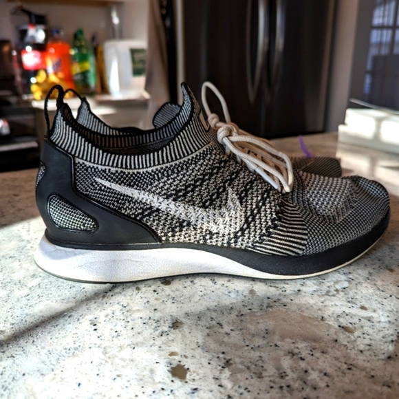 Nike Men's Mariah Flyknit Size 9 - Picture 3 of 7